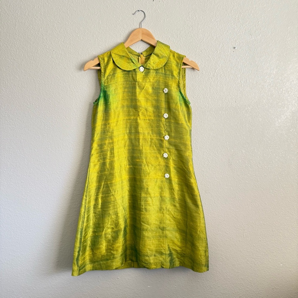 Vintage green silk dress with collar and white floral button details